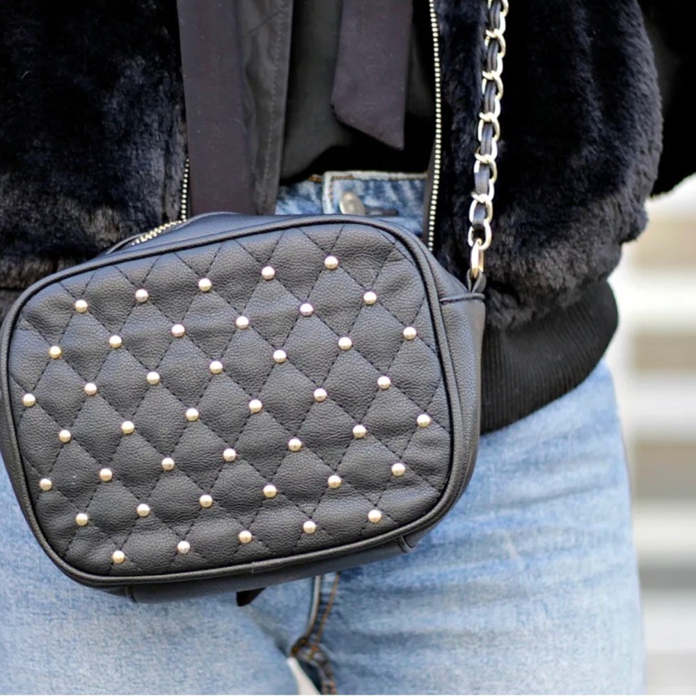 FOREVER 21 Crossbody Bag!